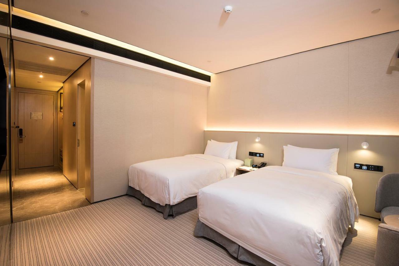 Virtuous World Hotel Foshan Esterno foto