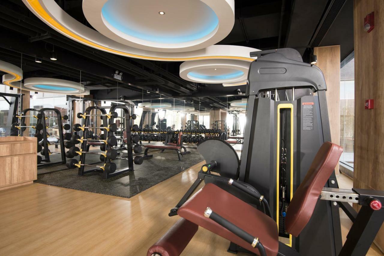 Virtuous World Hotel Foshan Esterno foto
