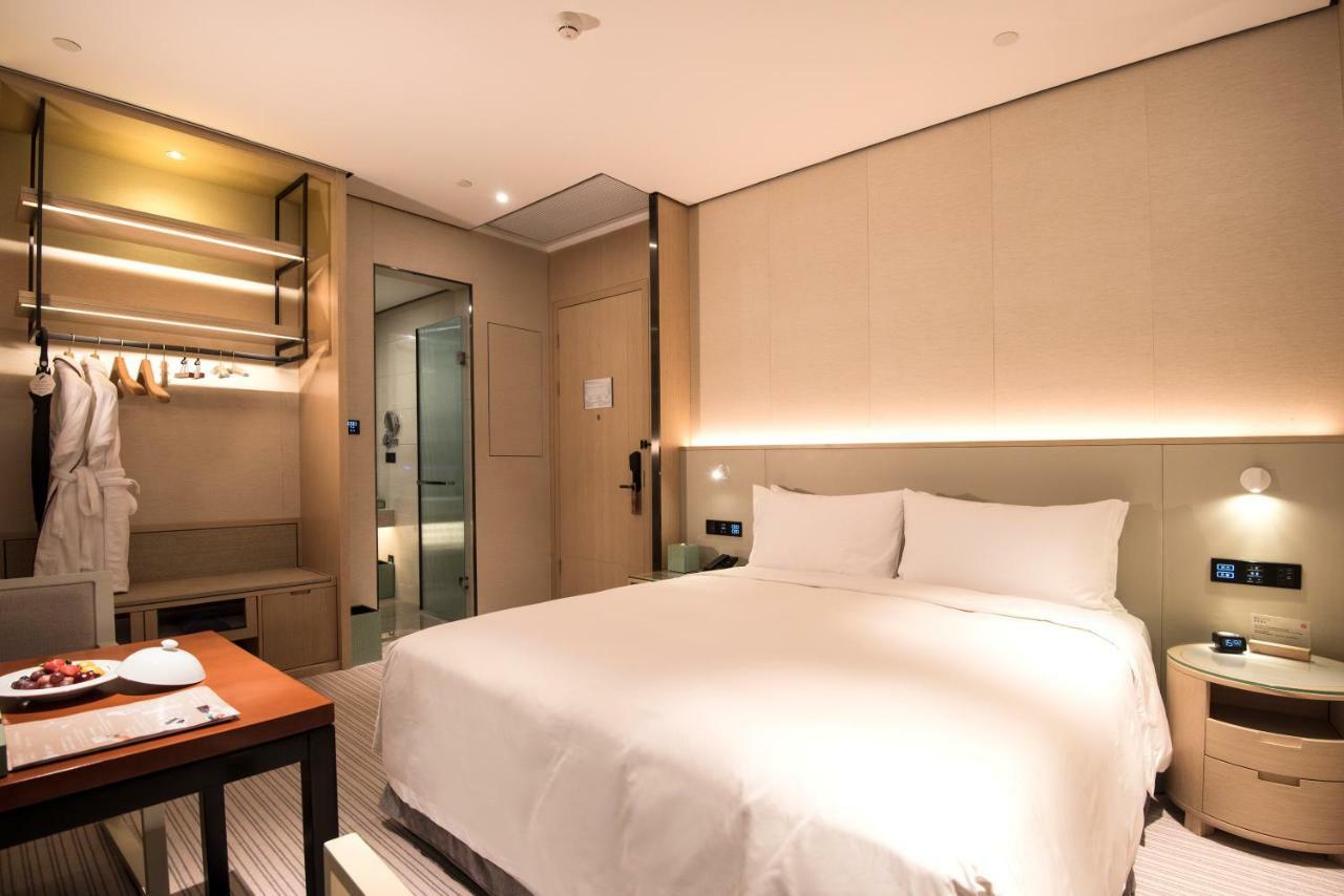 Virtuous World Hotel Foshan Esterno foto