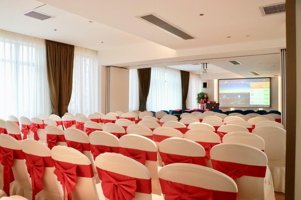 Virtuous World Hotel Foshan Esterno foto