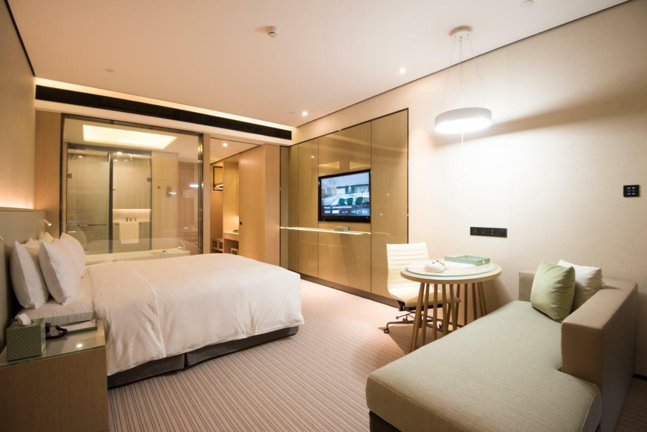 Virtuous World Hotel Foshan Esterno foto