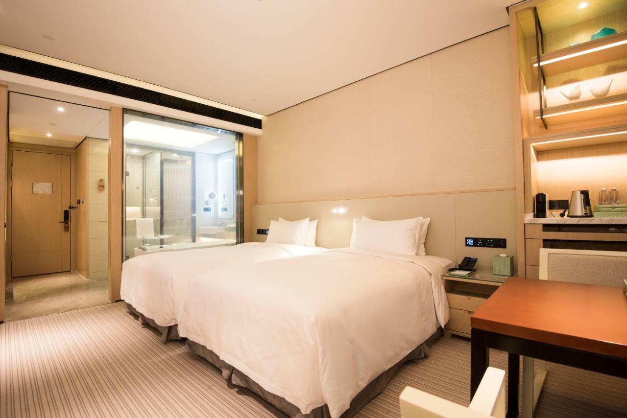 Virtuous World Hotel Foshan Esterno foto