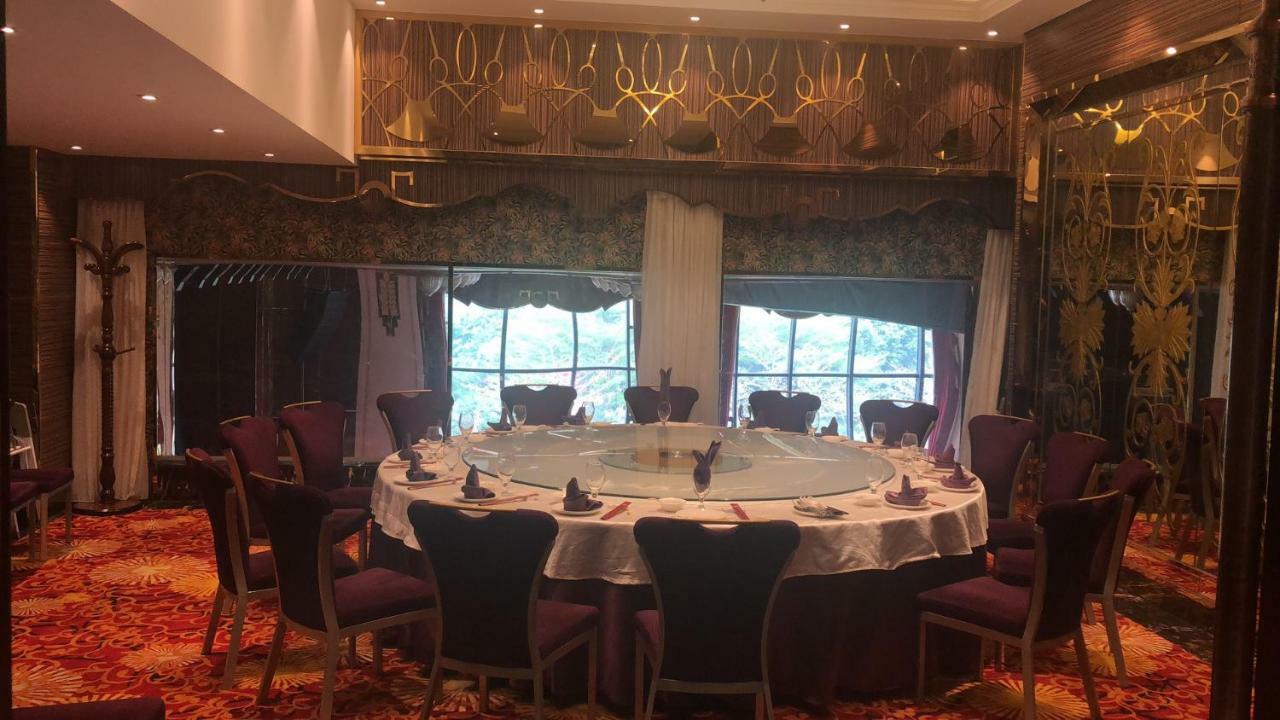 Virtuous World Hotel Foshan Esterno foto